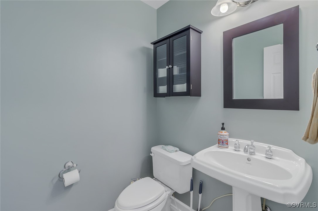 1843 Fairport Road Reedville, VA 22539 - Photo 38 of 43 Bathroom with sink and toilet