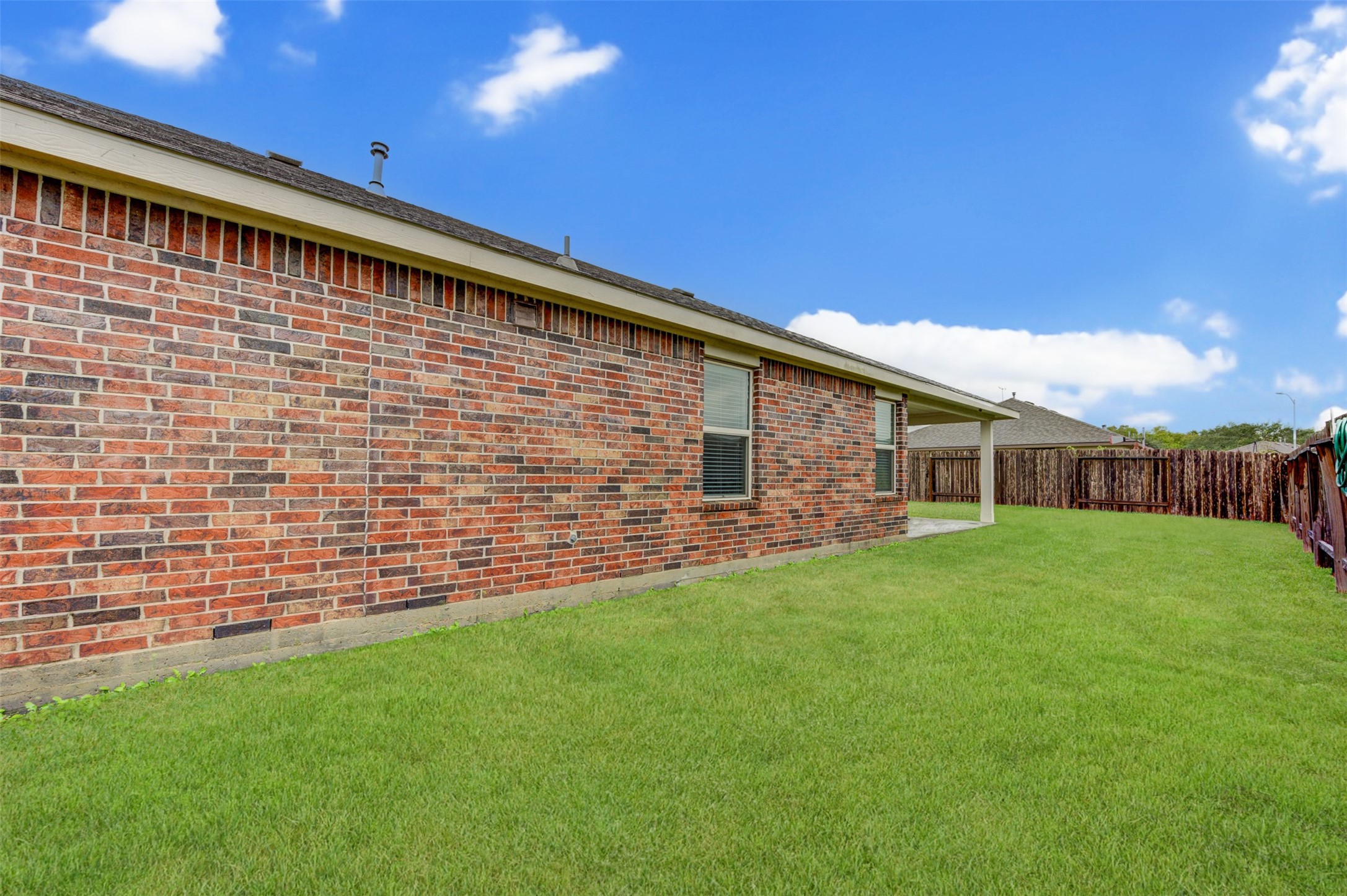 8002 Carillon Way Rosharon, TX 77583 - Photo 18 of 20
