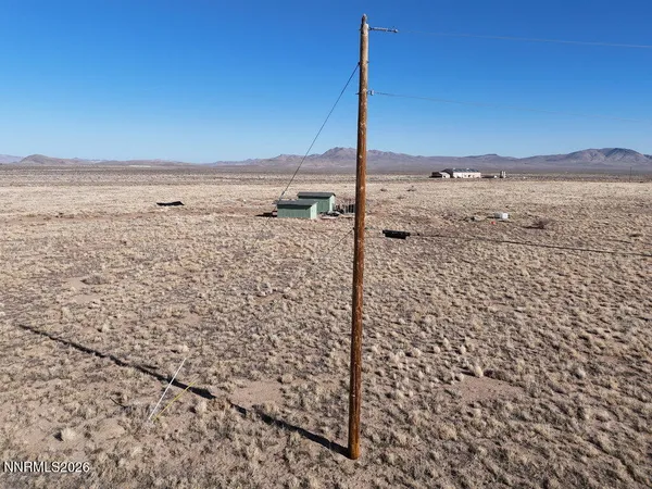 a view of a sky from a yard