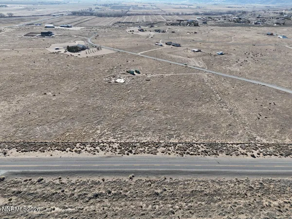 a view of a dry yard