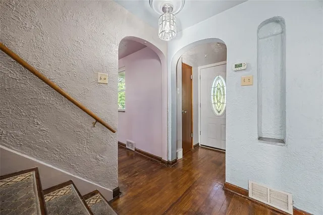 a view of livingroom with furniture and wooden floor