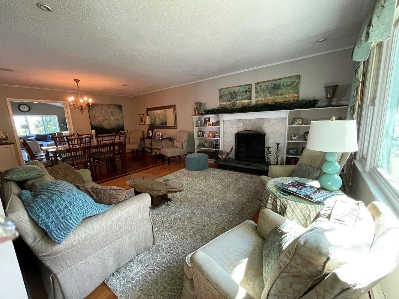 180 Dale Road Burlington, VT 05408 - Photo 2 of 20