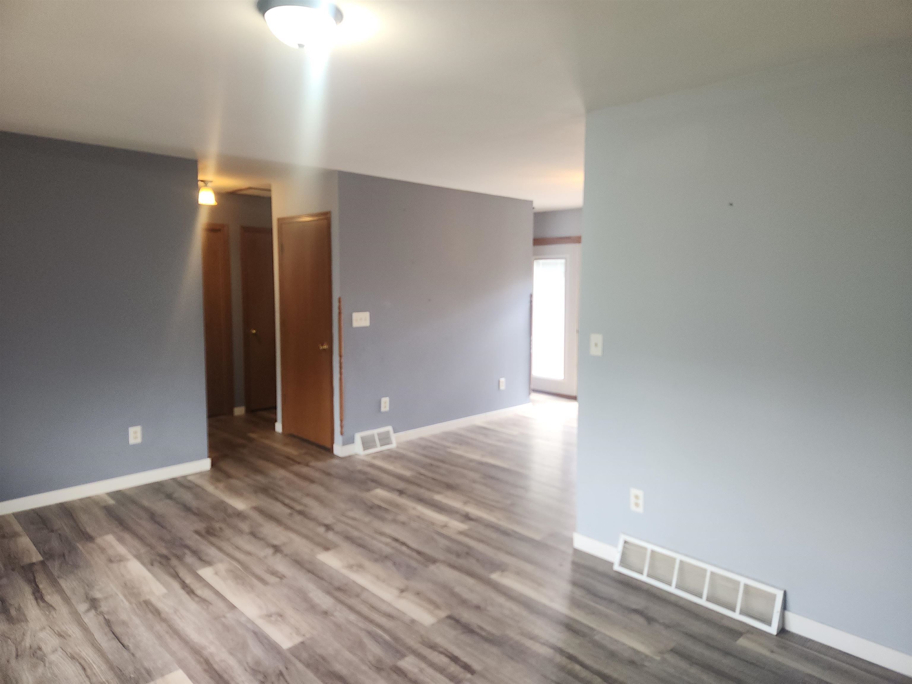 881 Ellis Avenue Baraboo, WI 53913 - Photo 8 of 15