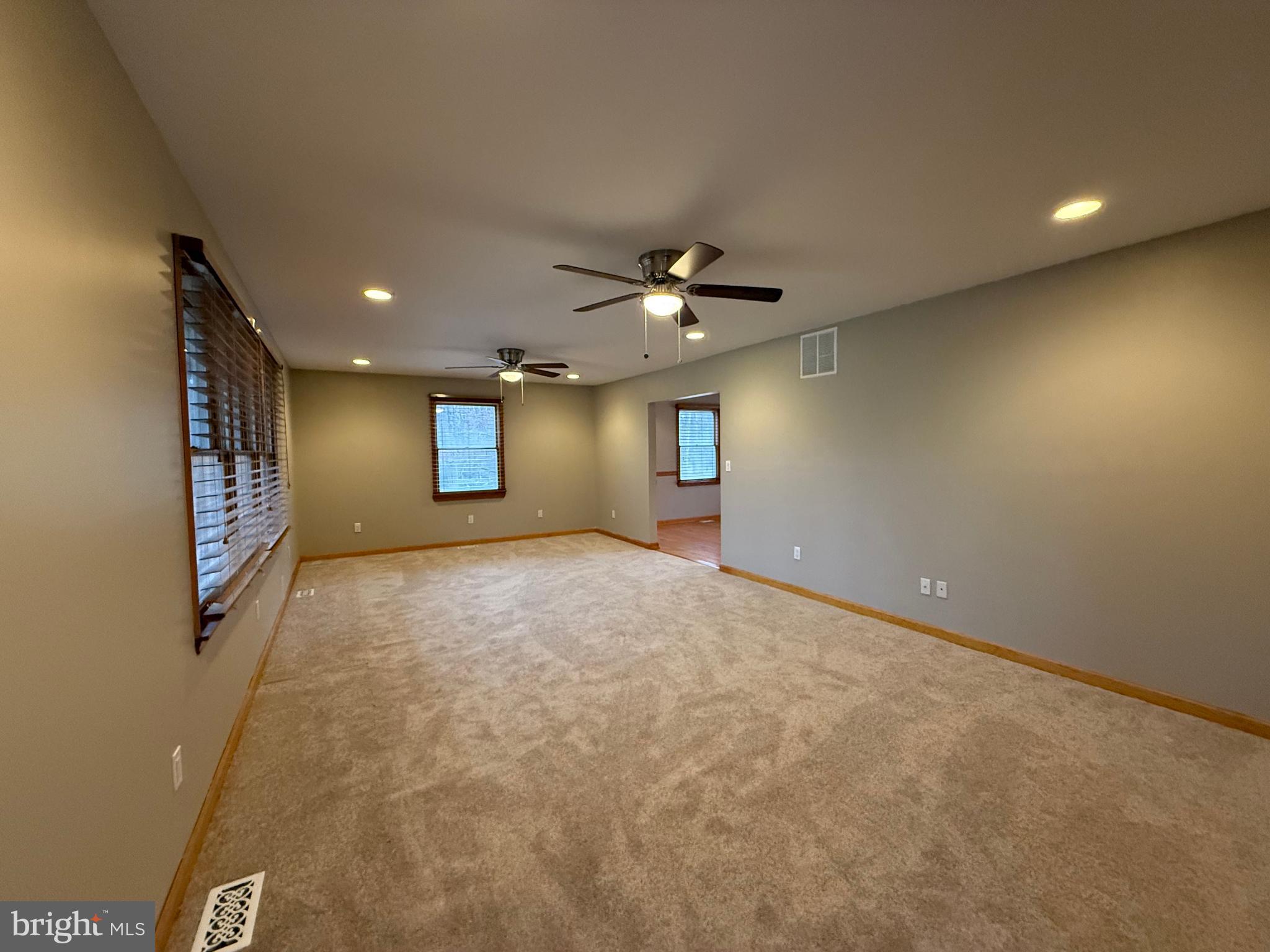 620 Columbia Road Egg Harbor City, NJ 08215 - Photo 32 of 53 a view of a livingroom with a ceiling fan and window