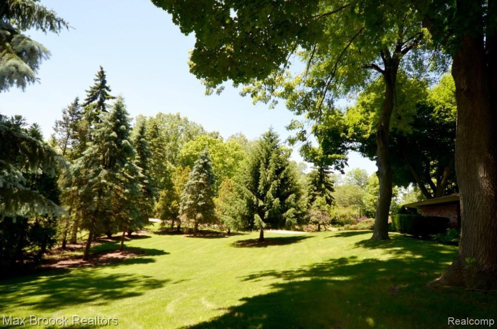 3791 West Pemberton Road Bloomfield Hills, MI 48302 - Photo 30 of 82 BackYard.jpg