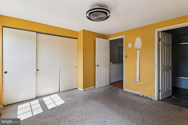 a view of livingroom with furniture and window