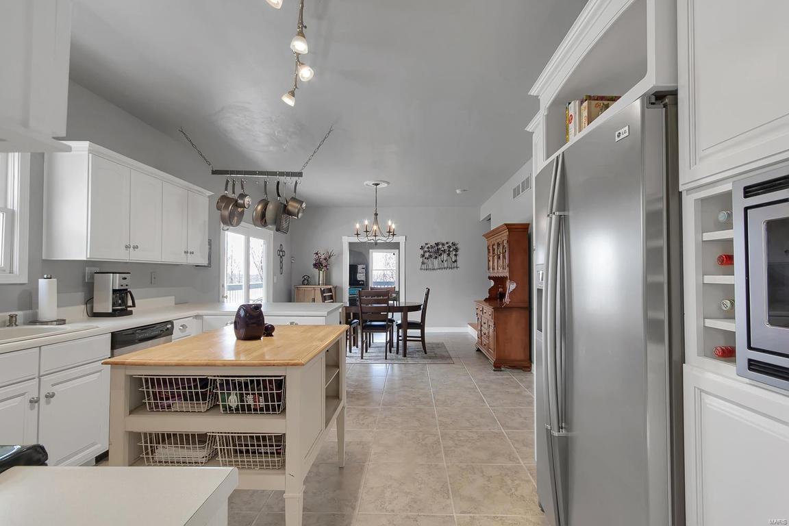 1408 North Bluff Road Collinsville, IL 62234 - Photo 21 of 47 Gallery Image 21