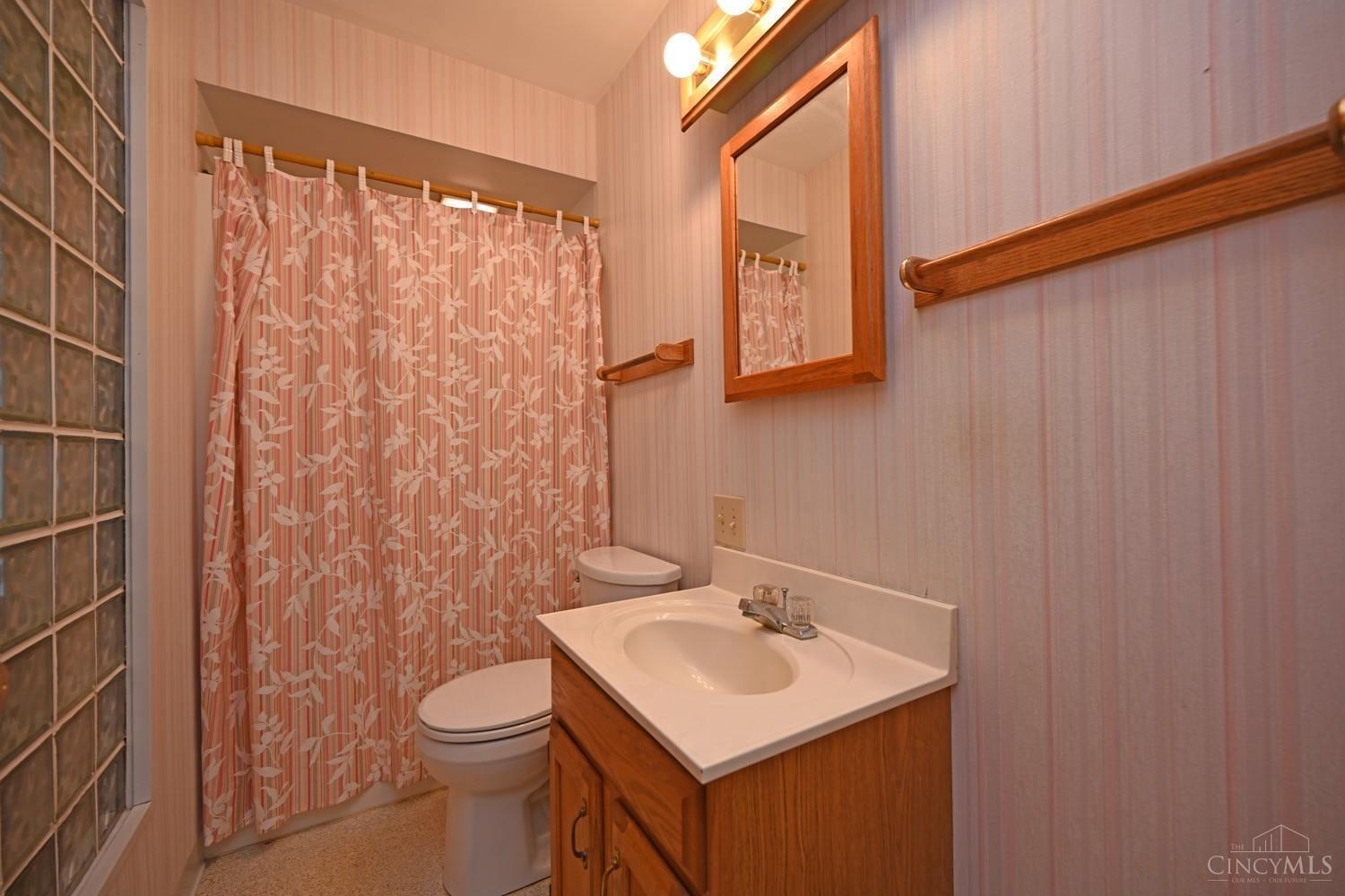 1740 Neeb Road Cincinnati, OH 45233 - Photo 27 of 49