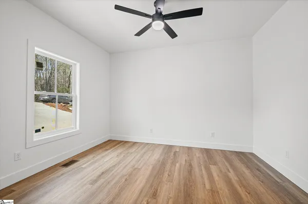 $585,000 | 160 Holmes Drive, Spartanburg, SC 29303