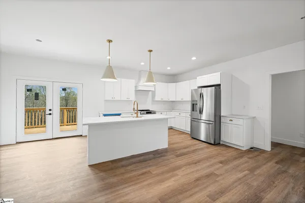 $585,000 | 160 Holmes Drive, Spartanburg, SC 29303