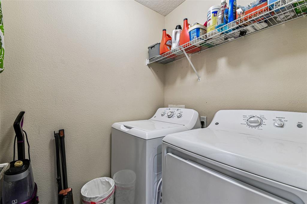 2503 Middleton Grove Drive Brandon, FL 33511 - Photo 22 of 39 a utility room with dryer and washer