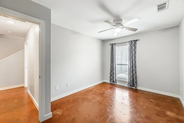 $2,400 | 3 North Ennis Street, Houston, TX 77003