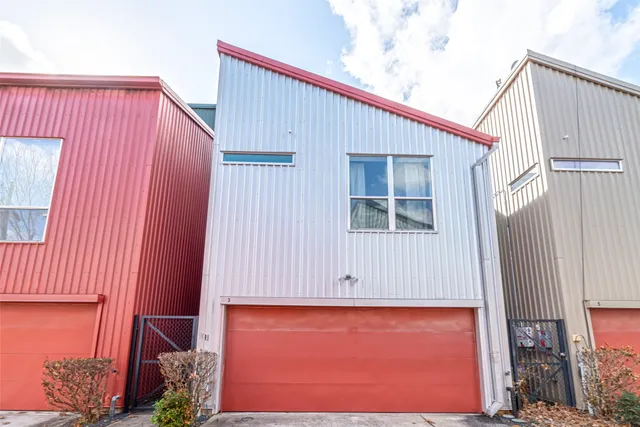 $2,400 | 3 North Ennis Street, Houston, TX 77003