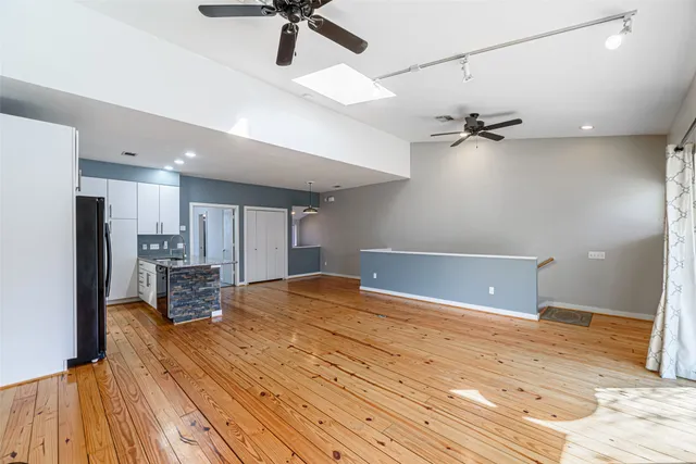 $2,400 | 3 North Ennis Street, Houston, TX 77003