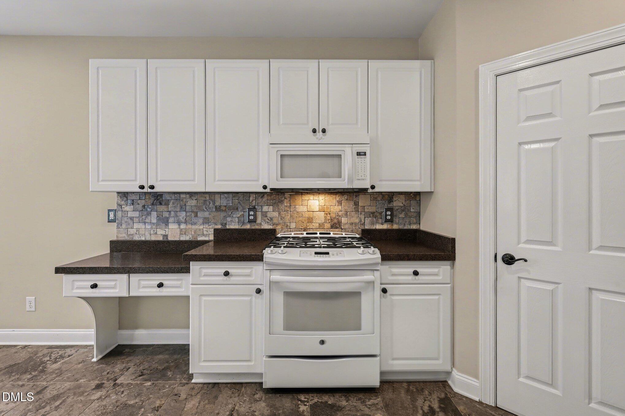 7804 Milltrace Run Raleigh, NC 27615 - Photo 9 of 28 009_file_8108