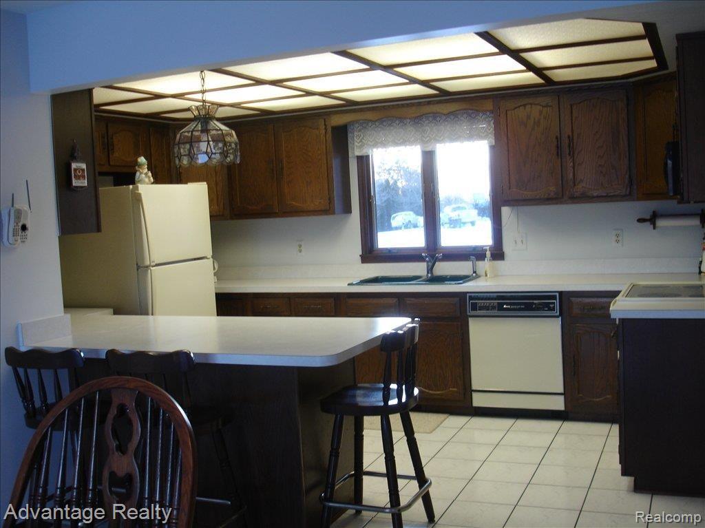 18231 Gilmore Road Armada, MI 48005 - Photo 10 of 22 Kitchen