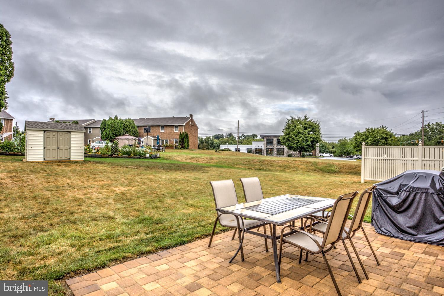 10 South Oak Street Lititz, PA 17543 - Photo 4 of 30