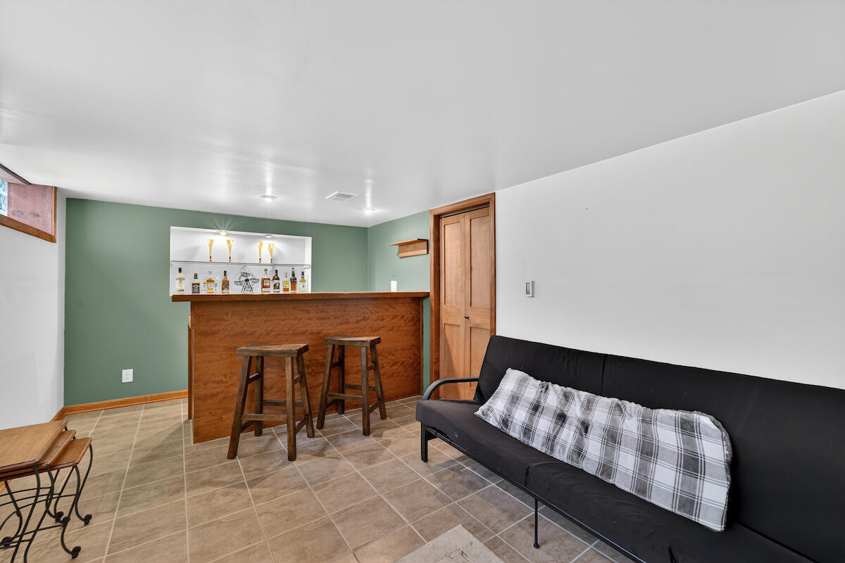 2814 Lasalle Street Racine, WI 53402 - Photo 15 of 19 Dry Bar