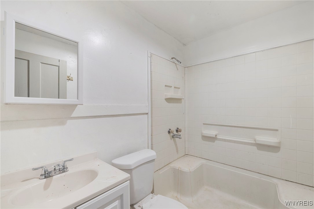 157 15th Street Buffalo, NY 14213 - Photo 11 of 22