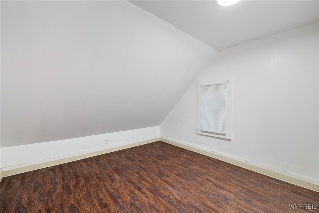 157 15th Street Buffalo, NY 14213 - Photo 14 of 22