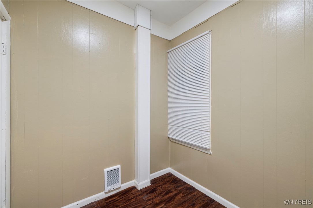 157 15th Street Buffalo, NY 14213 - Photo 6 of 22