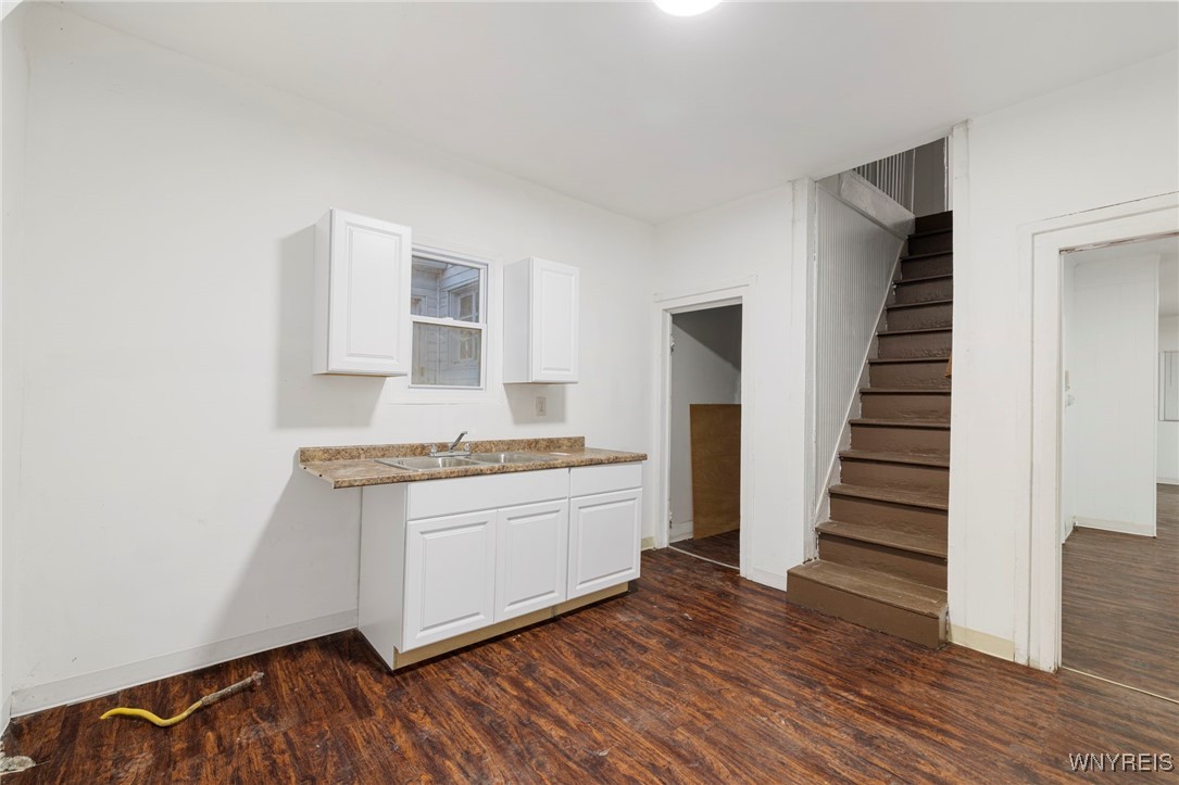 157 15th Street Buffalo, NY 14213 - Photo 10 of 22