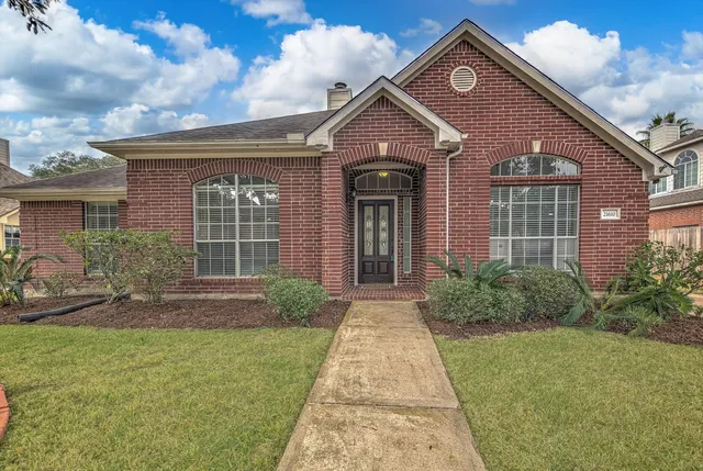 $2,500 | 21610 Emerald Ridge Circle, Katy, TX 77450