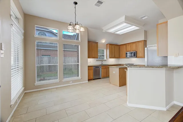 $2,500 | 21610 Emerald Ridge Circle, Katy, TX 77450