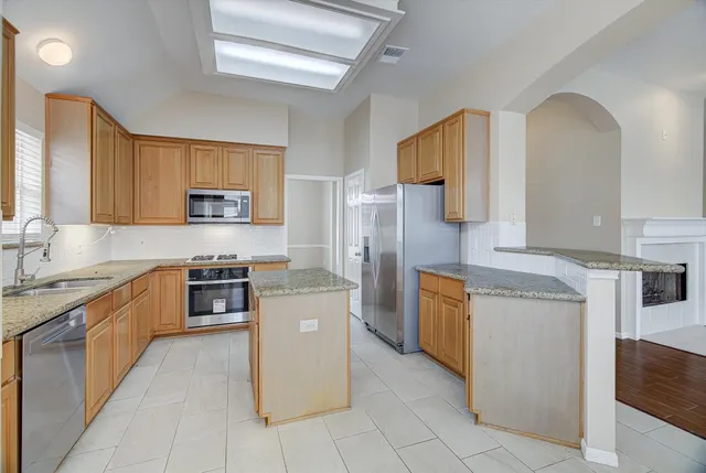 $2,500 | 21610 Emerald Ridge Circle, Katy, TX 77450