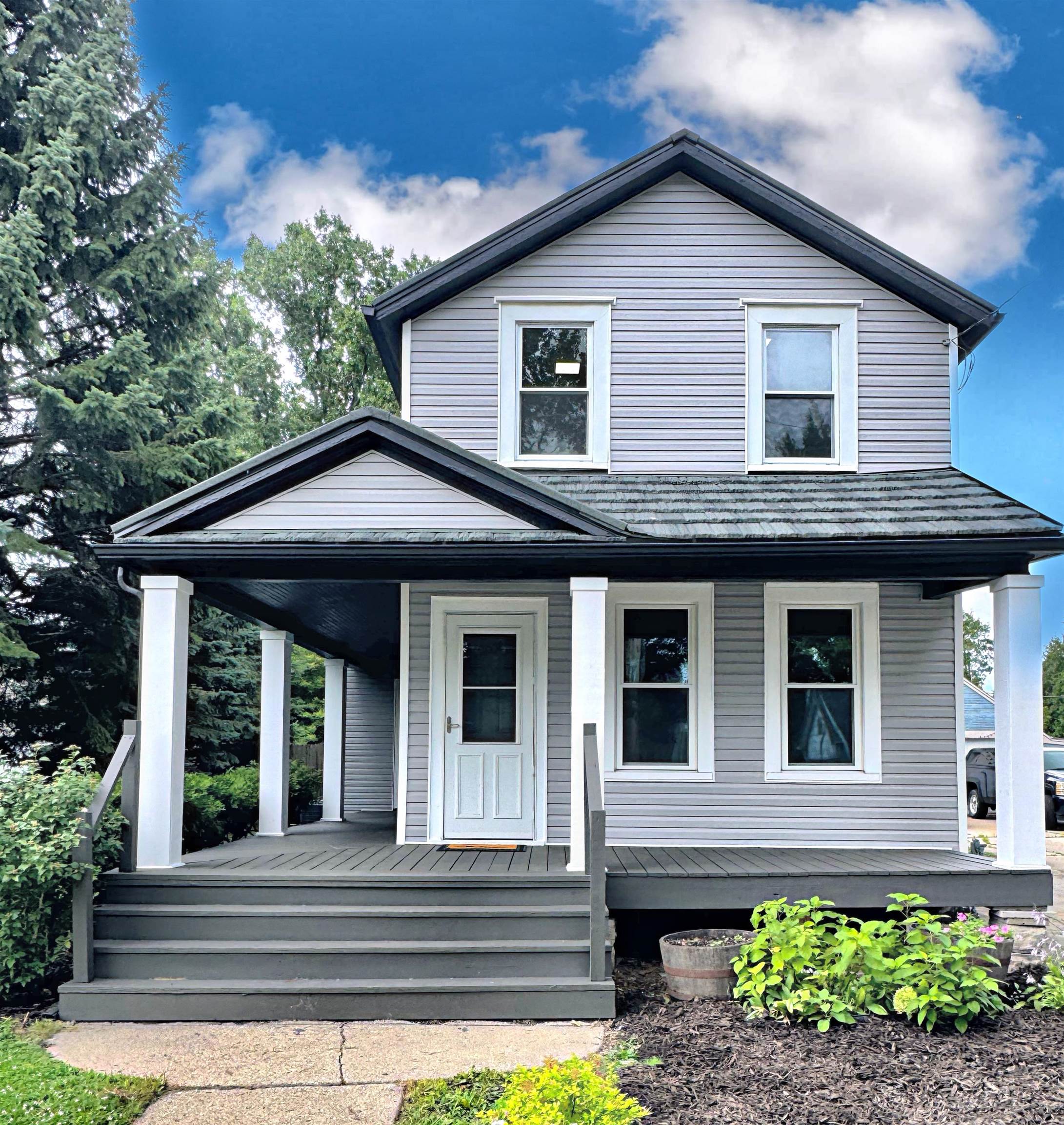 135 North Bennett Street Appleton, WI 54914 - Photo 1 of 1 Gallery Image 1