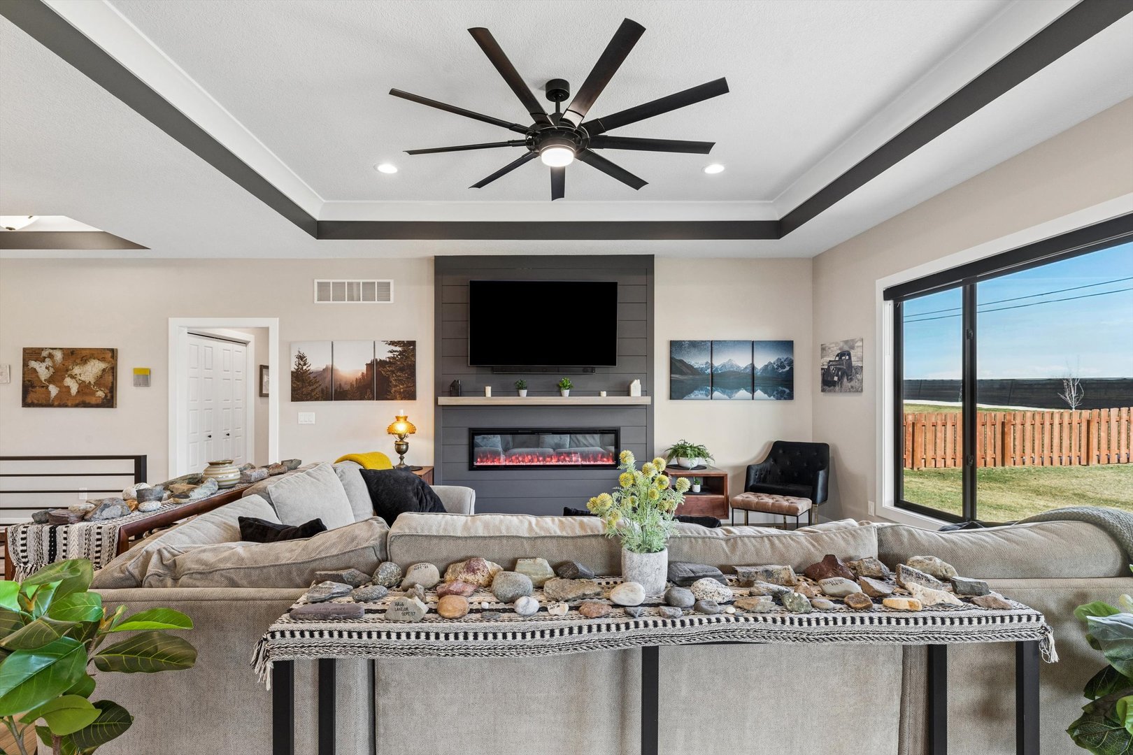 1207 Colonial Court Eldridge, IA 52748 - Photo 12 of 49