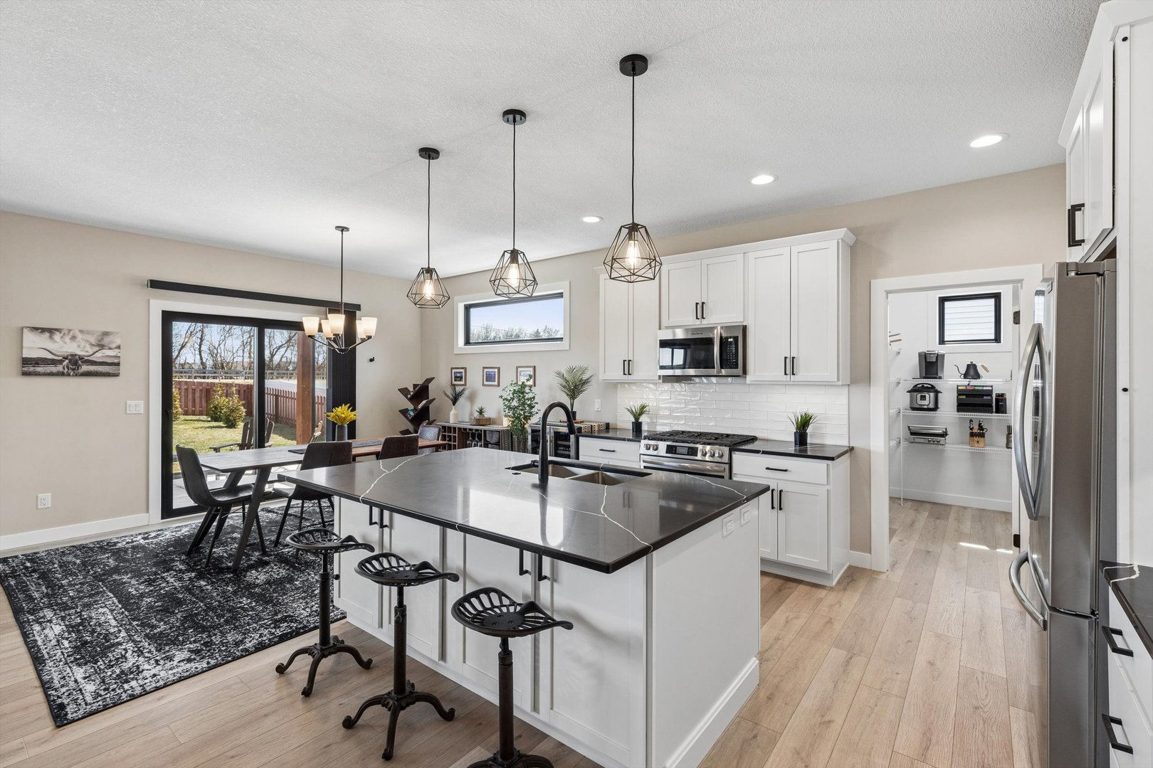 1207 Colonial Court Eldridge, IA 52748 - Photo 16 of 49