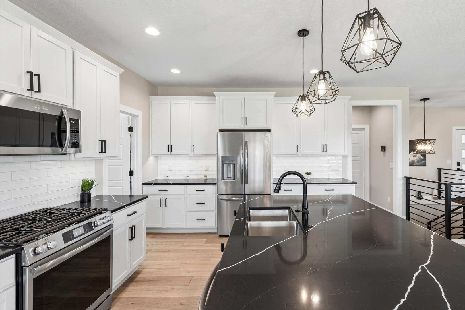 1207 Colonial Court Eldridge, IA 52748 - Photo 19 of 49