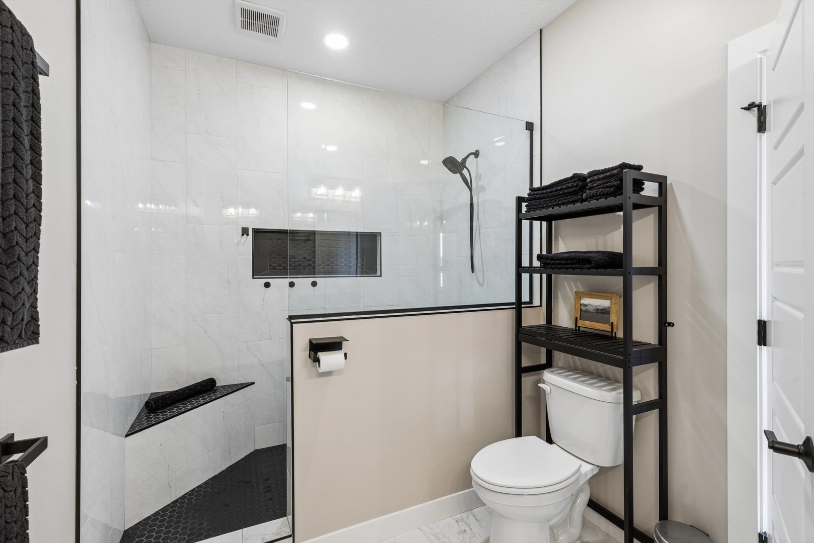 1207 Colonial Court Eldridge, IA 52748 - Photo 36 of 49