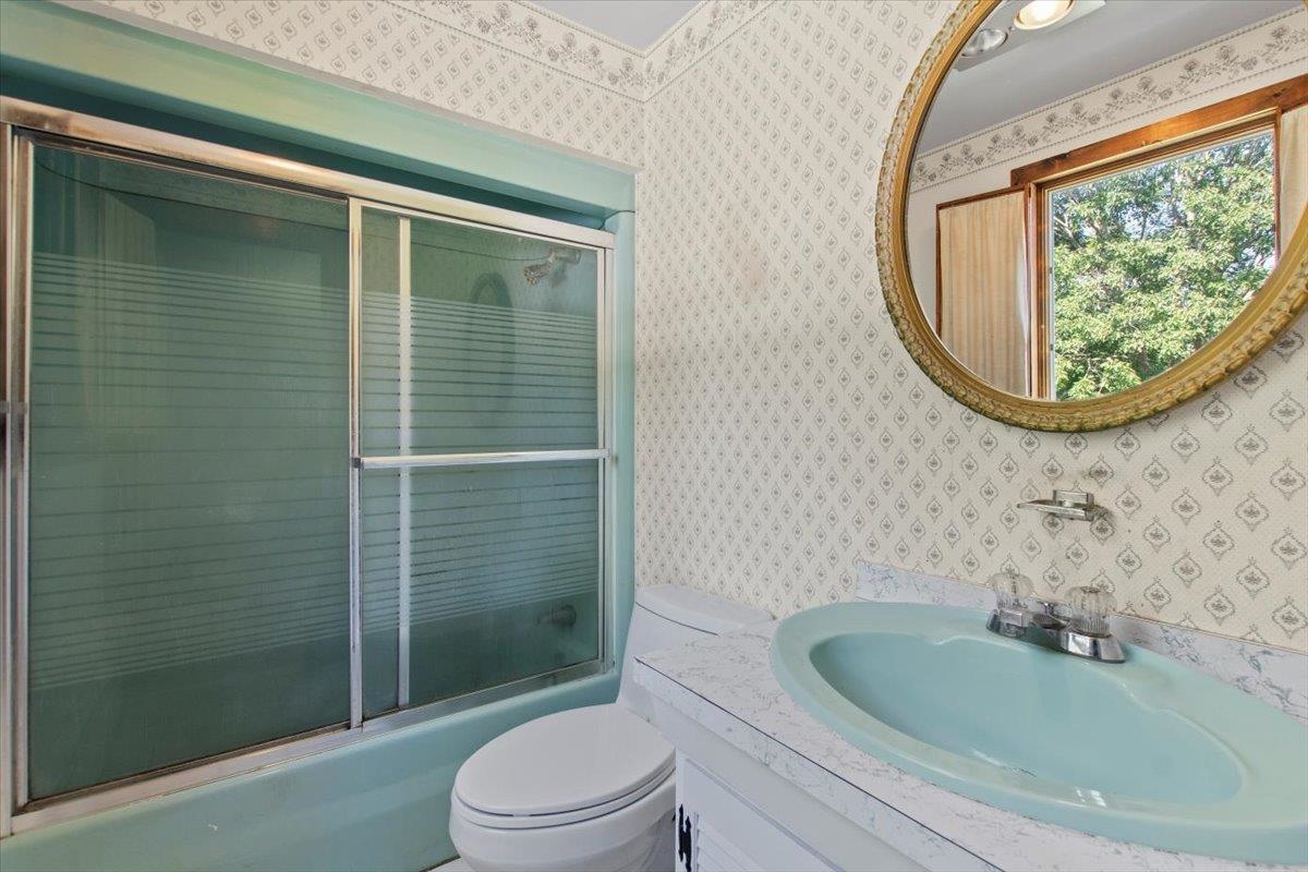 9 Stonehedge Drive Bennington, VT 05201 - Photo 16 of 40