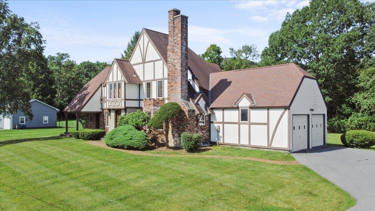 9 Stonehedge Drive Bennington, VT 05201 - Photo 2 of 40