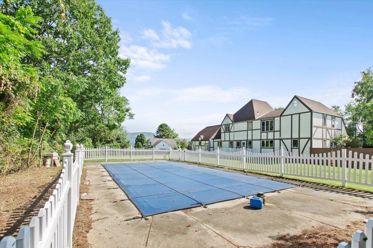 9 Stonehedge Drive Bennington, VT 05201 - Photo 30 of 40