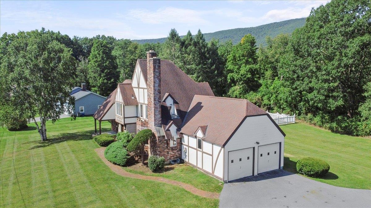 9 Stonehedge Drive Bennington, VT 05201 - Photo 31 of 40