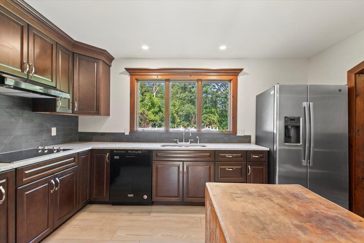 9 Stonehedge Drive Bennington, VT 05201 - Photo 35 of 40