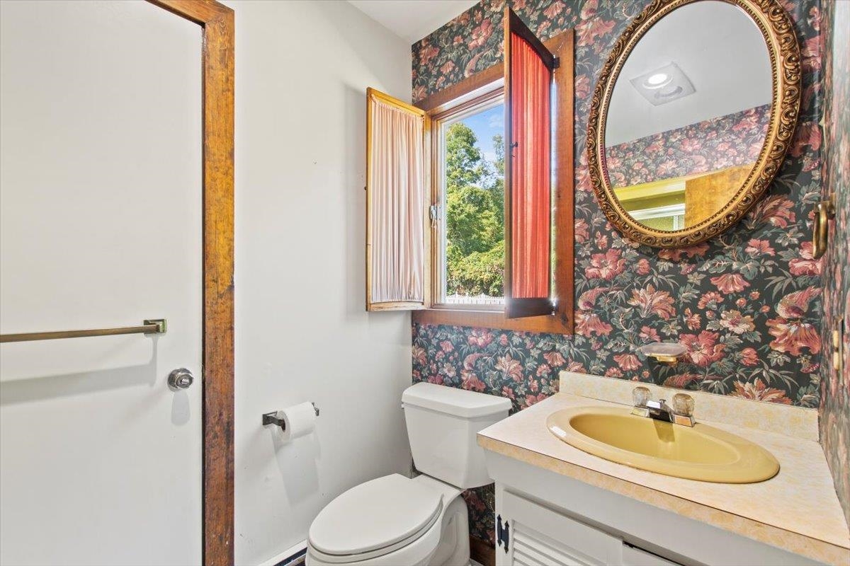 9 Stonehedge Drive Bennington, VT 05201 - Photo 8 of 40