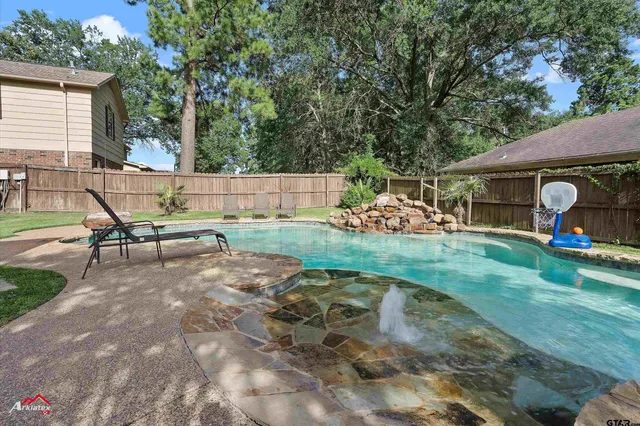 $549,900 | 914 Regency Drive, Longview, TX 75604