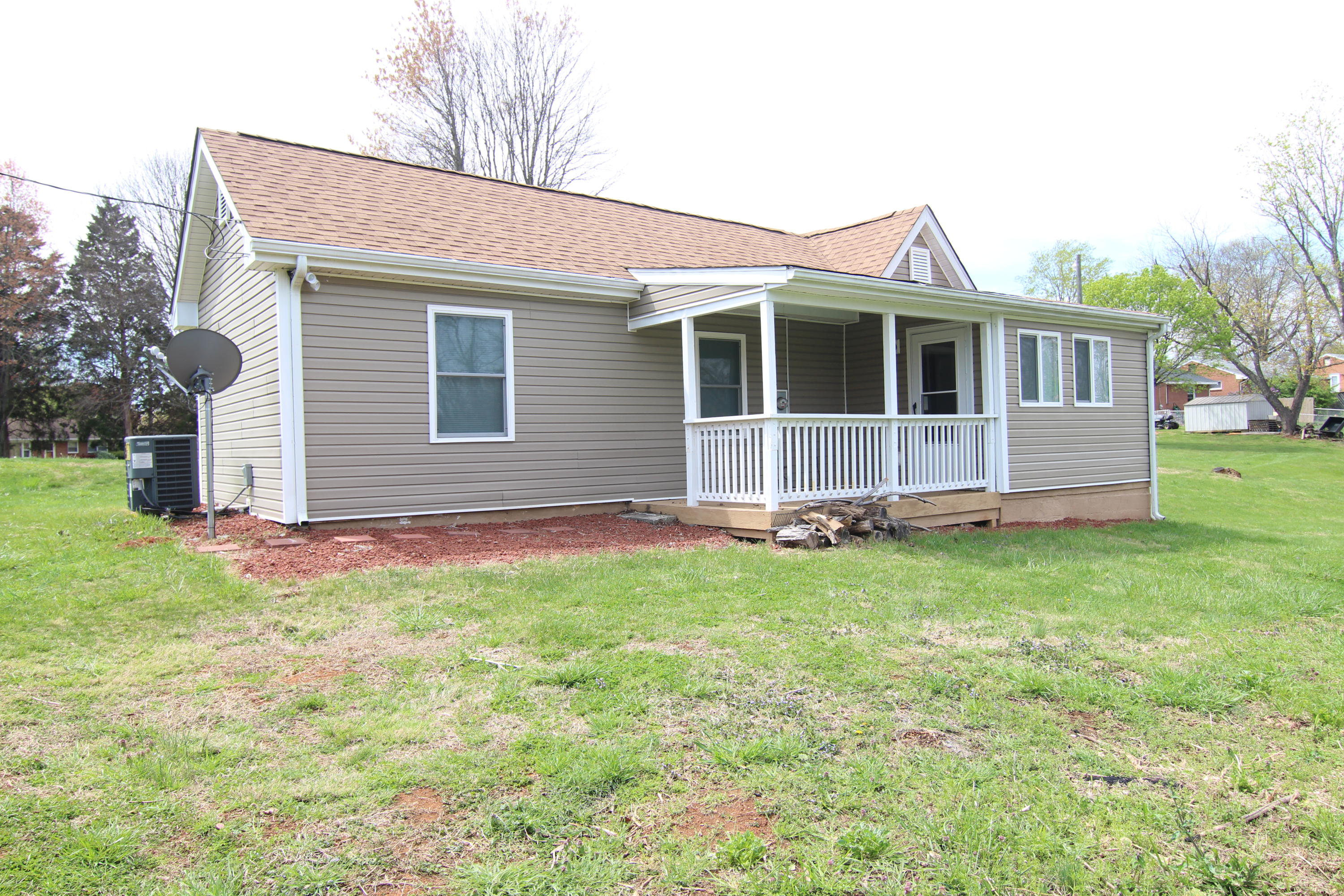 5131 Florist Road Roanoke, VA 24012 - Photo 19 of 24 Brads camera 105