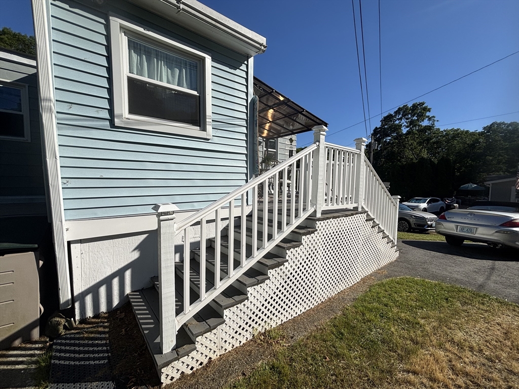 301 Bulgarmarsh Road, Unit F13 Tiverton, RI 02878 - Photo 3 of 28