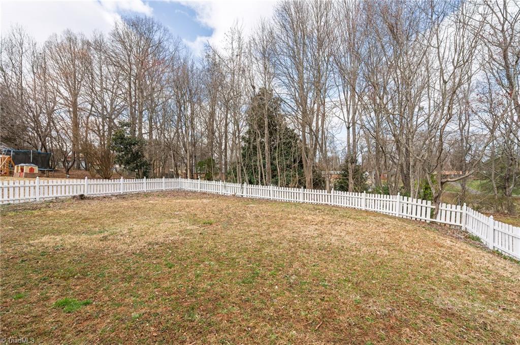 544 Covington Ridge Road Winston-Salem, NC 27107 - Photo 5 of 31