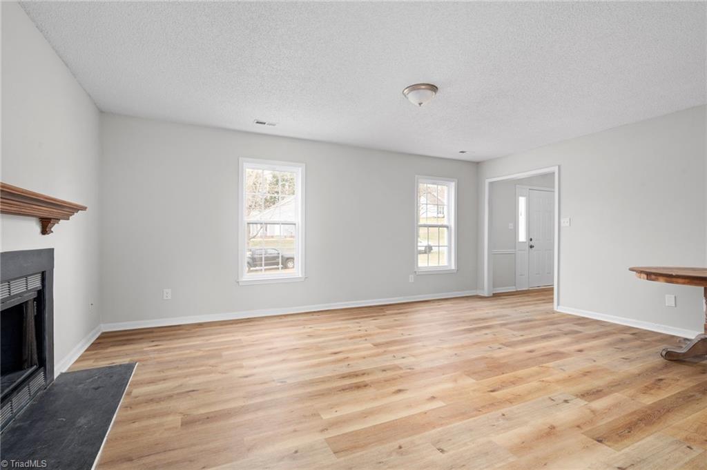 544 Covington Ridge Road Winston-Salem, NC 27107 - Photo 7 of 31