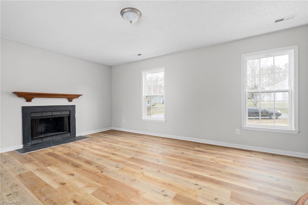 544 Covington Ridge Road Winston-Salem, NC 27107 - Photo 8 of 31