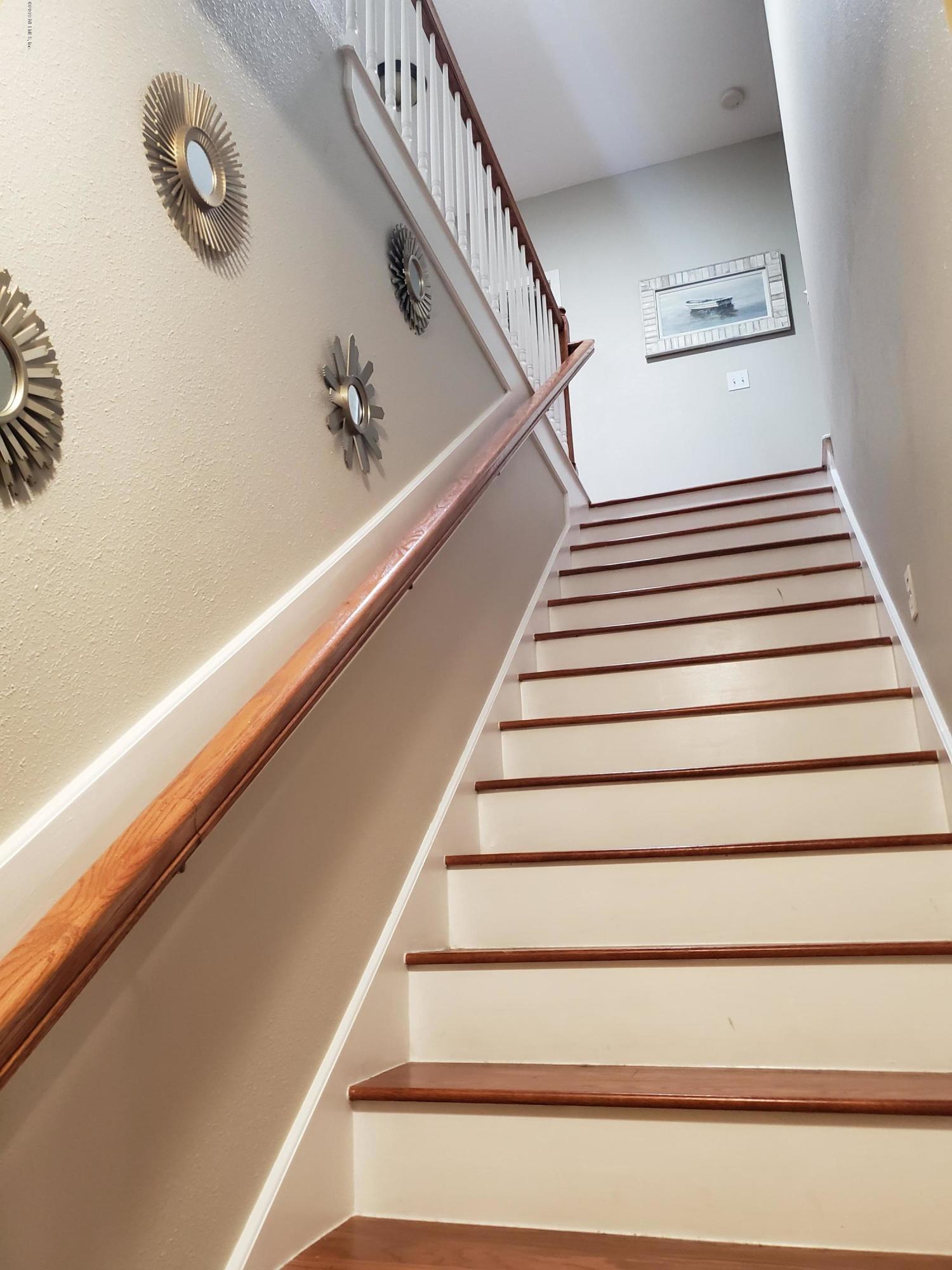 5462 Stanford Road Jacksonville, FL 32207 - Photo 15 of 36 Main Level to 3rd Floor Stairwell