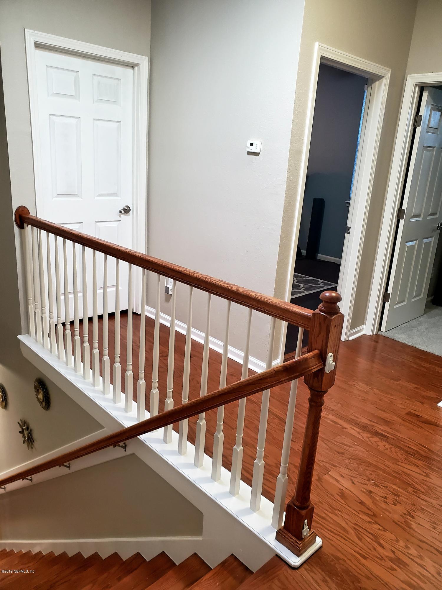 5462 Stanford Road Jacksonville, FL 32207 - Photo 23 of 36 Upstairs Landing to Bedrooms/Laundry