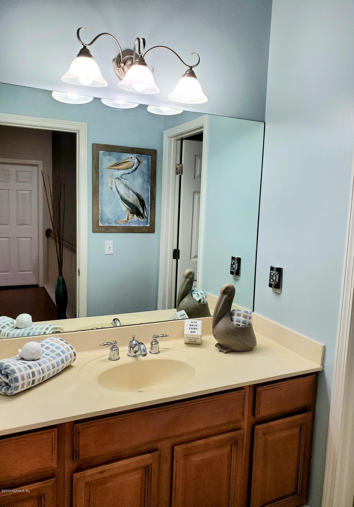 5462 Stanford Road Jacksonville, FL 32207 - Photo 28 of 36 Upstairs Full Bath