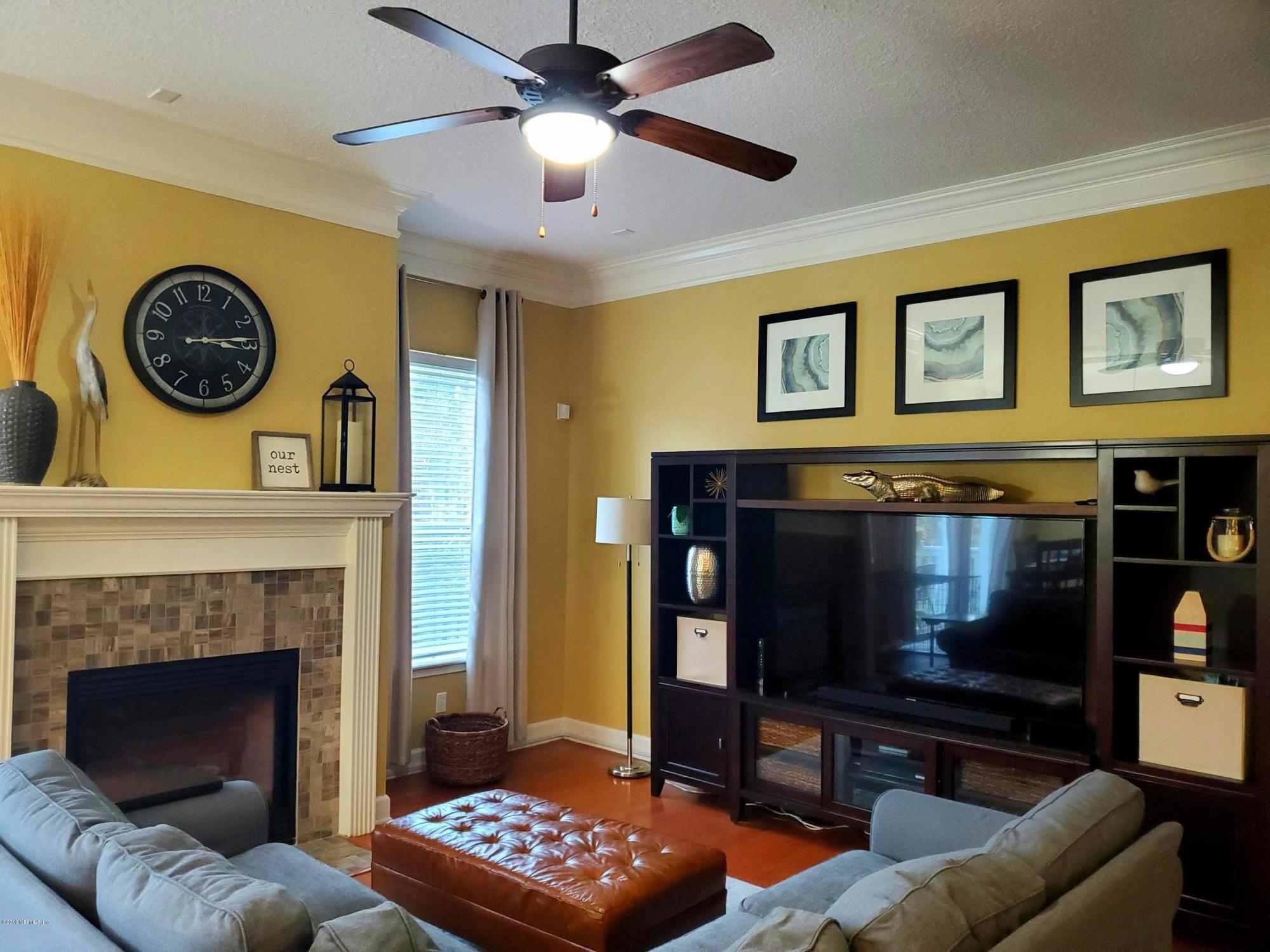 5462 Stanford Road Jacksonville, FL 32207 - Photo 6 of 36 Main Level Living Room
